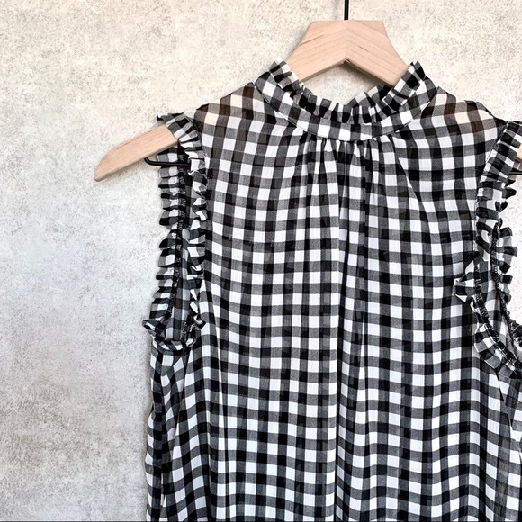 Who What Wear Tops - Who what wear | gingham ruffled tank top. Sz XS